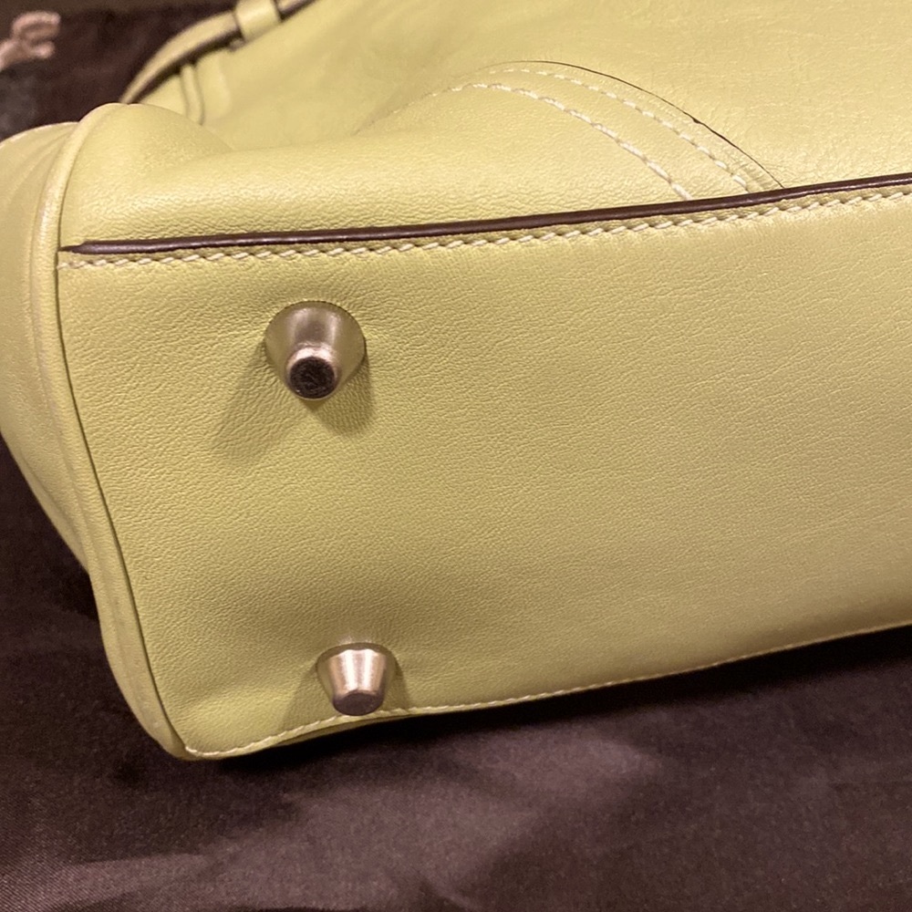 COACH large lime (pear) leather Carryall w/rolled leather handles, #F11200 - Picture 7 of 15